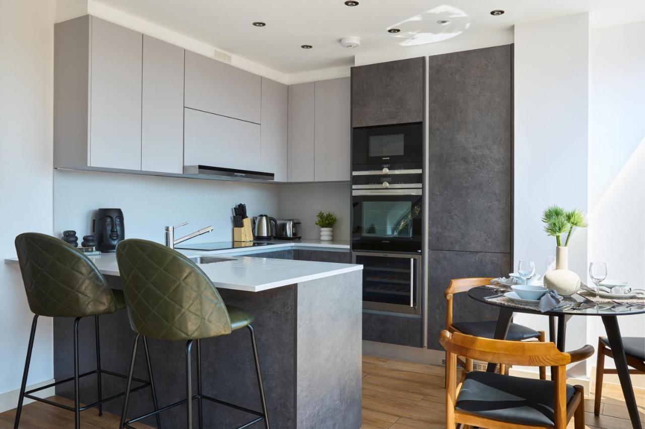 Kew Bridge By Viridian Apartments Luaran gambar