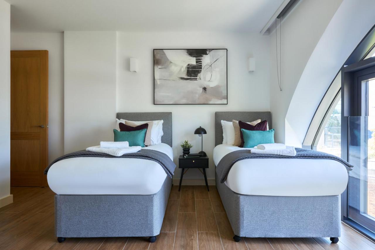 Kew Bridge By Viridian Apartments Luaran gambar