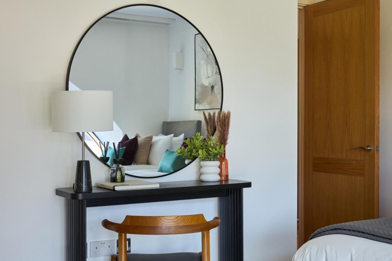 Kew Bridge By Viridian Apartments Luaran gambar