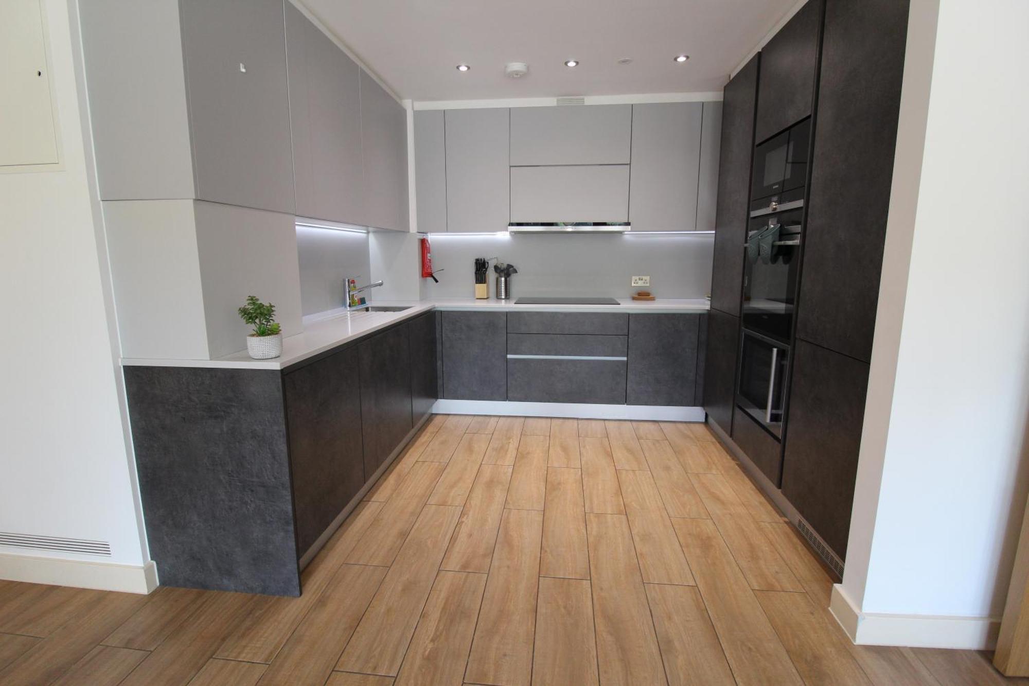 Kew Bridge By Viridian Apartments Luaran gambar