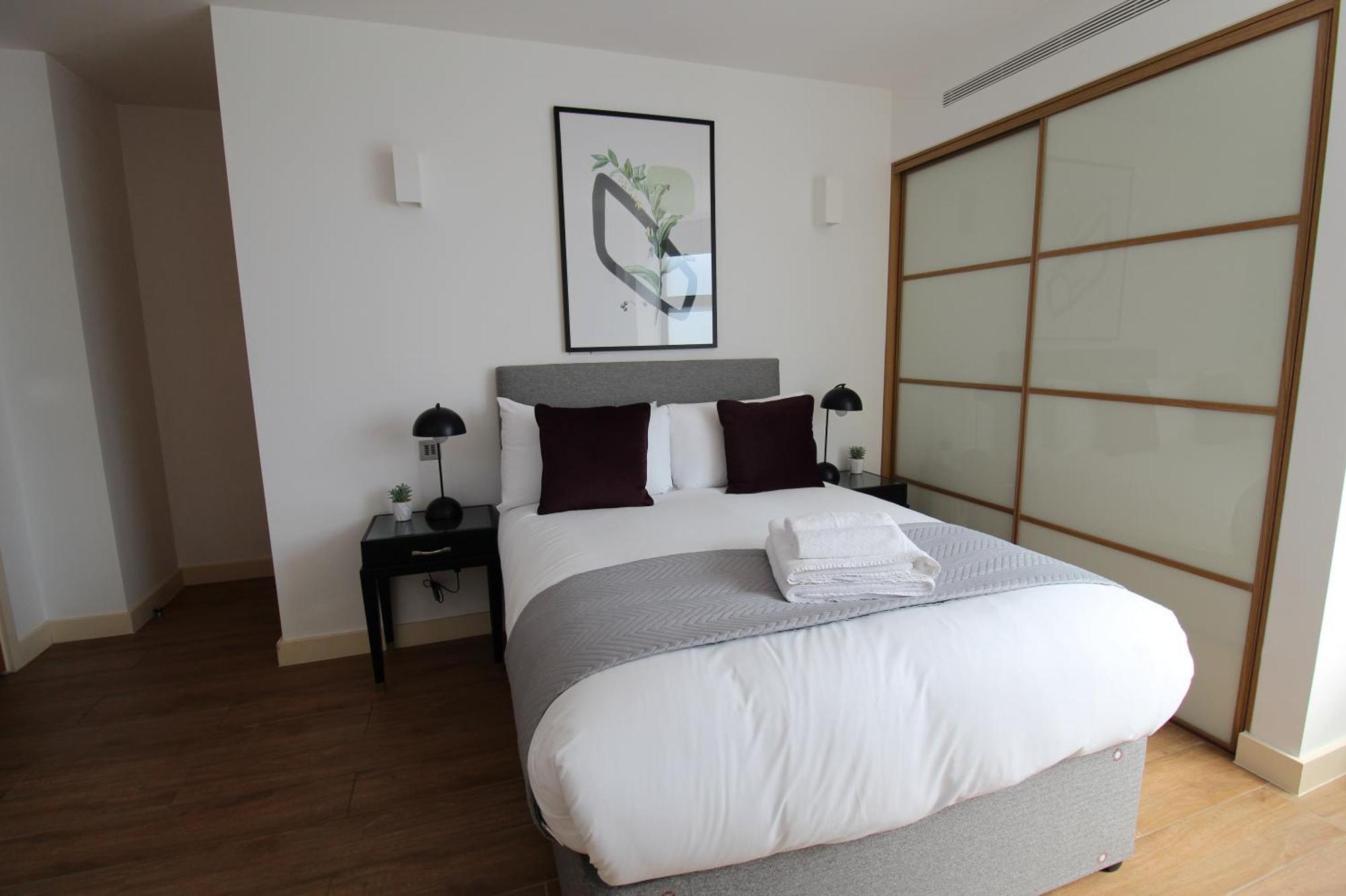 Kew Bridge By Viridian Apartments Luaran gambar