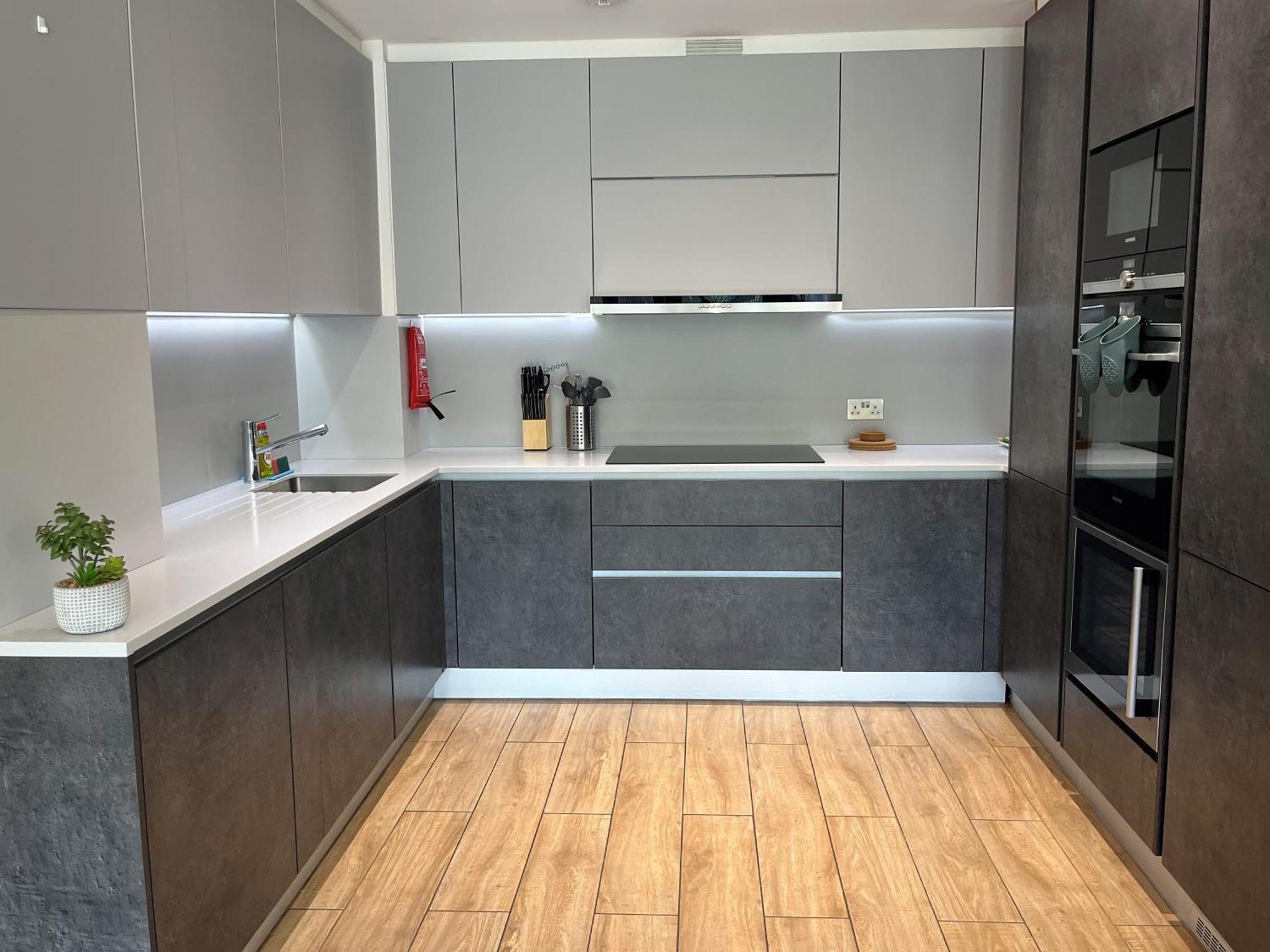 Kew Bridge By Viridian Apartments Luaran gambar