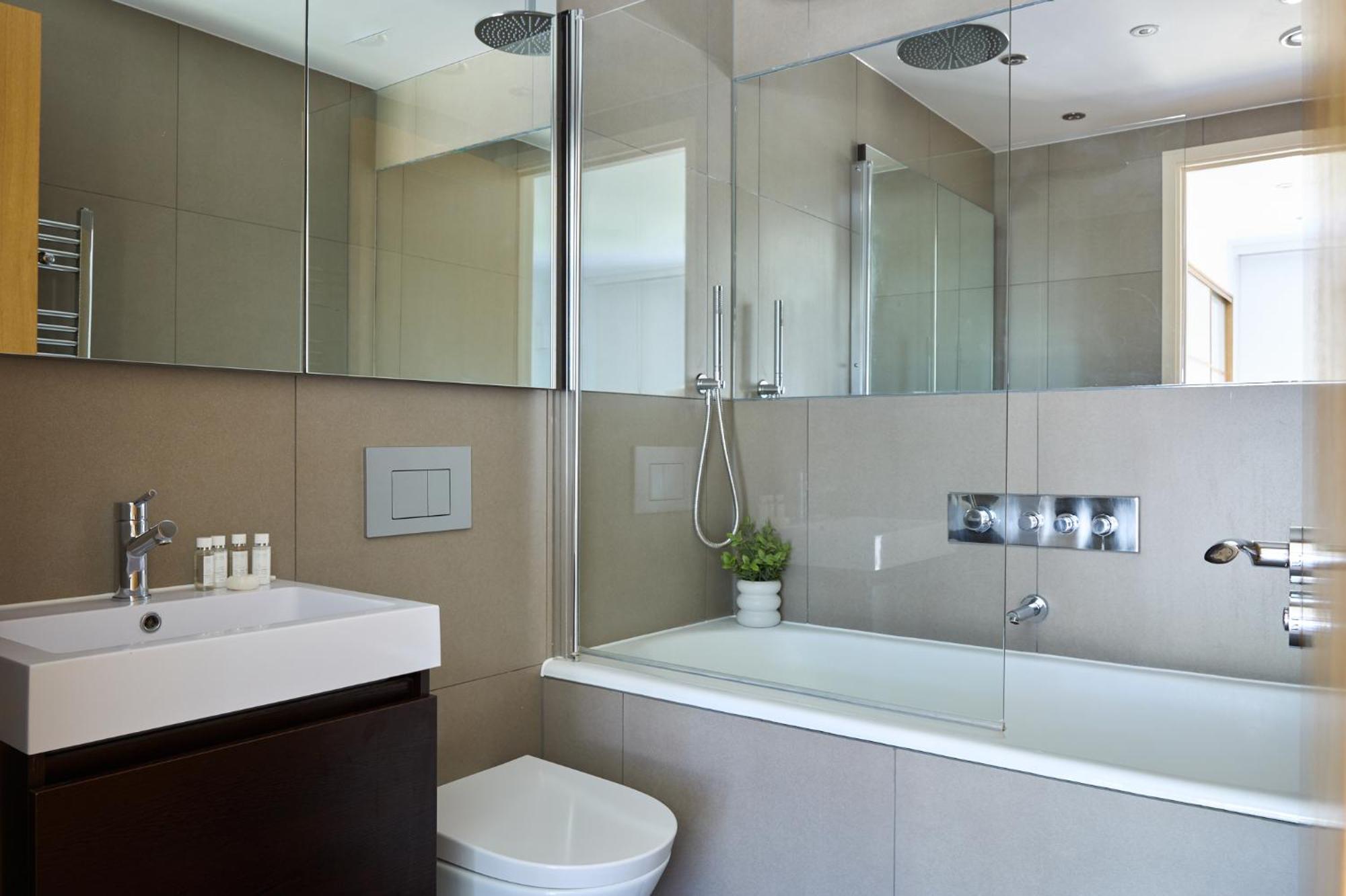 Kew Bridge By Viridian Apartments Luaran gambar