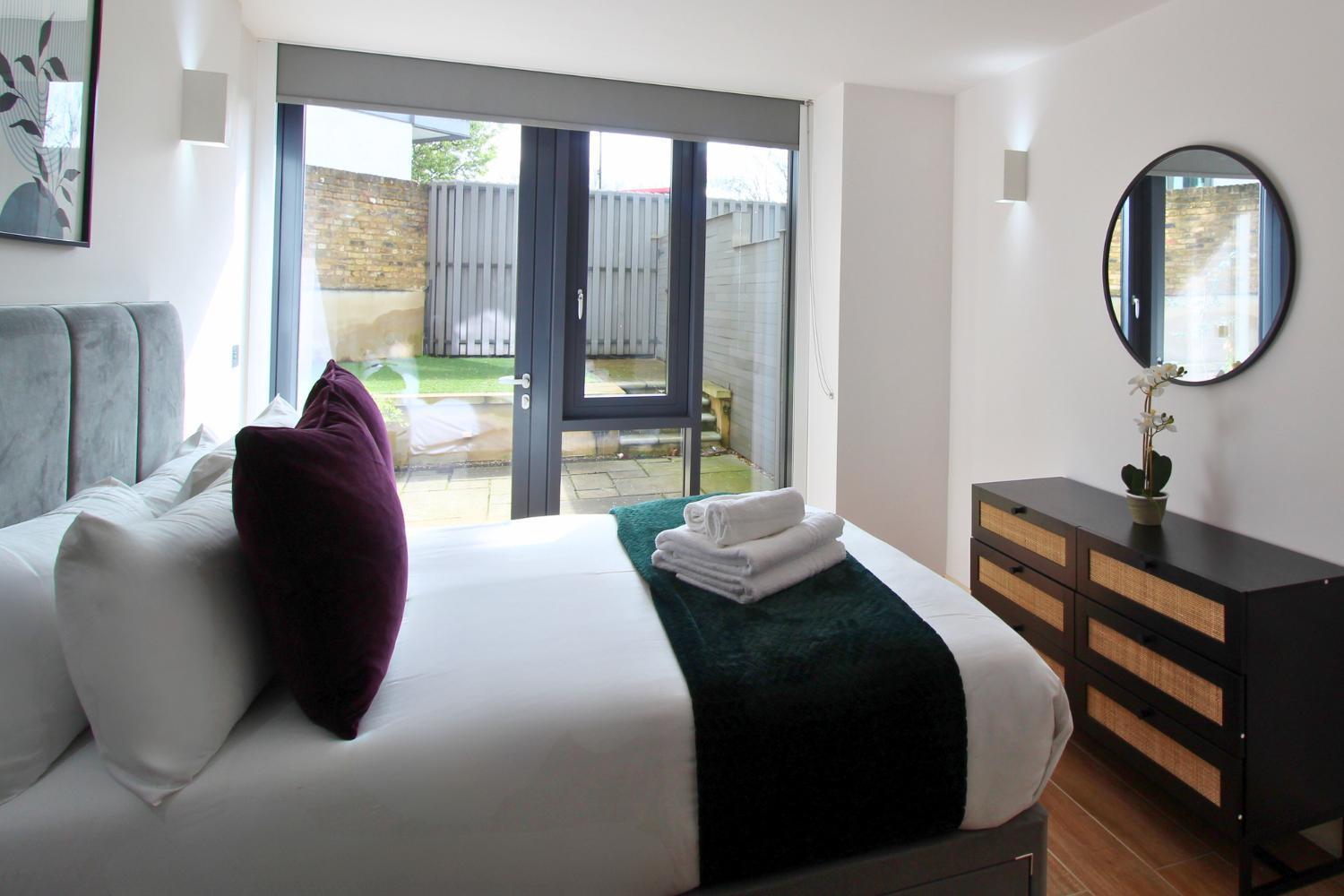 Kew Bridge By Viridian Apartments Luaran gambar